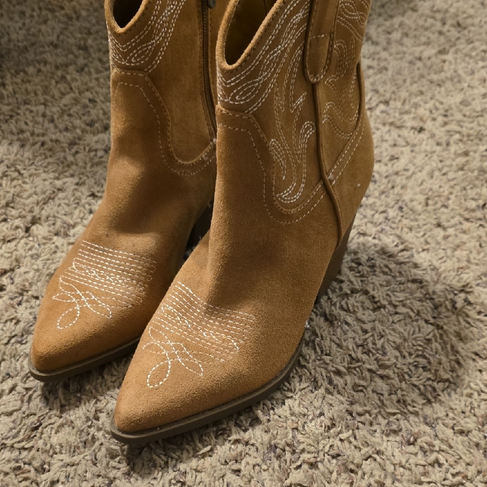 Indigo Tan Suede Western Wedge Ankle Boots Size 7